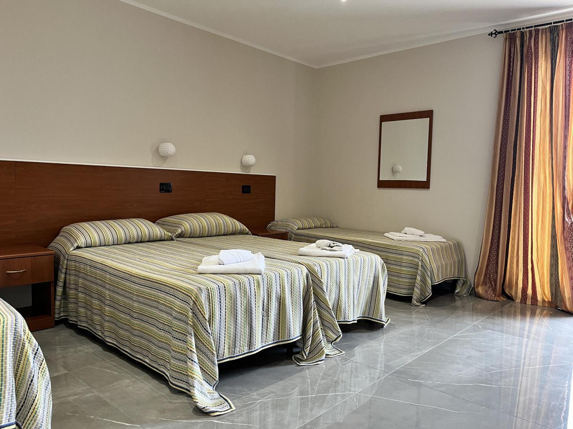 Park Hotel Casa Francesi Ruang foto
